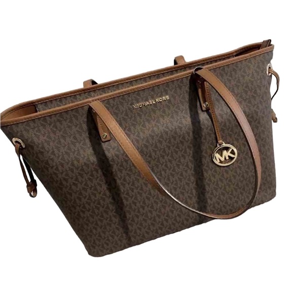 Michael Kors Handbags - MICHAEL KORS | Jet Set Drawstring Large Travel Leather Tote